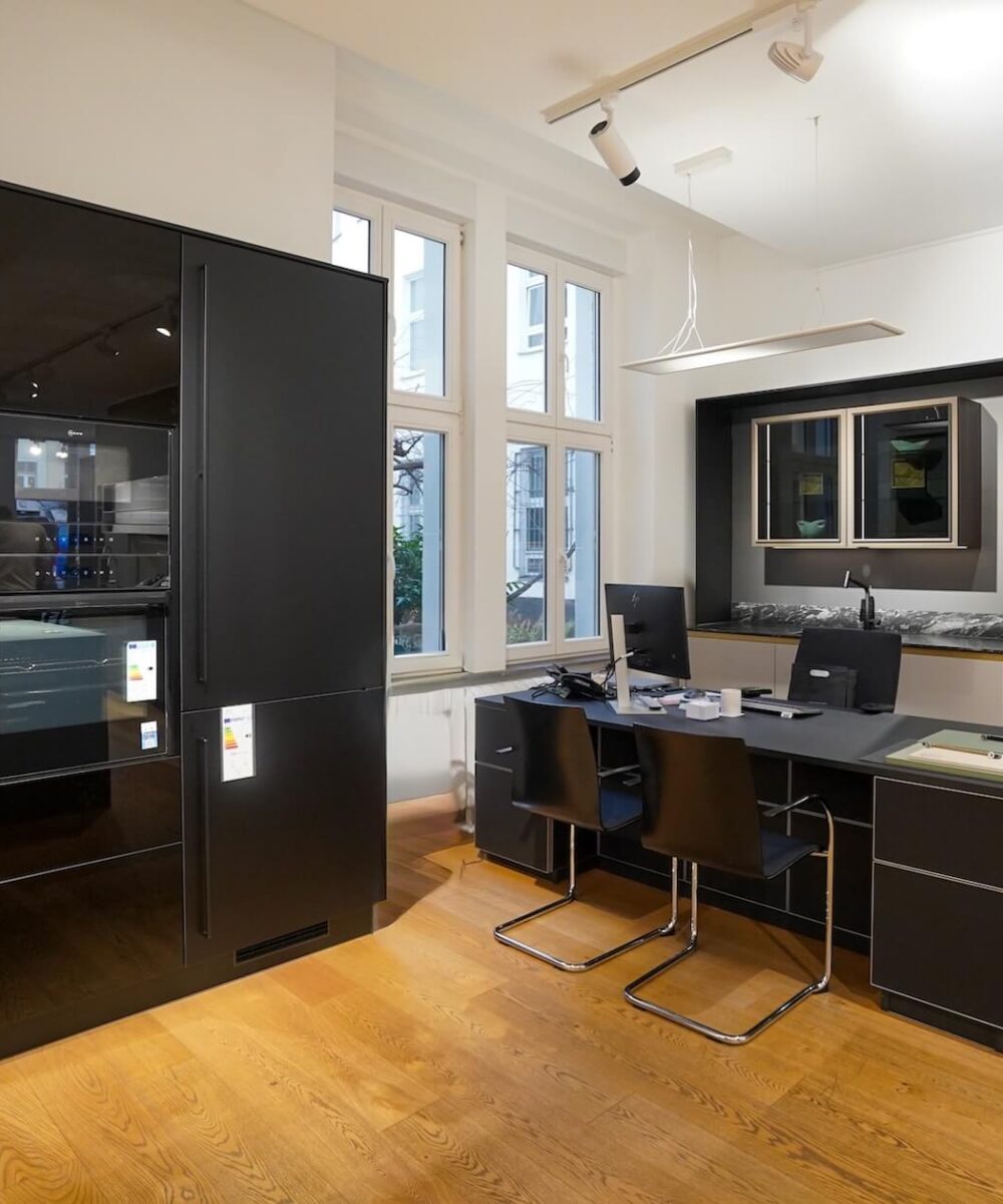 Ballerina moderne Küchenzeile mit Smartglas Front Schwarz matt