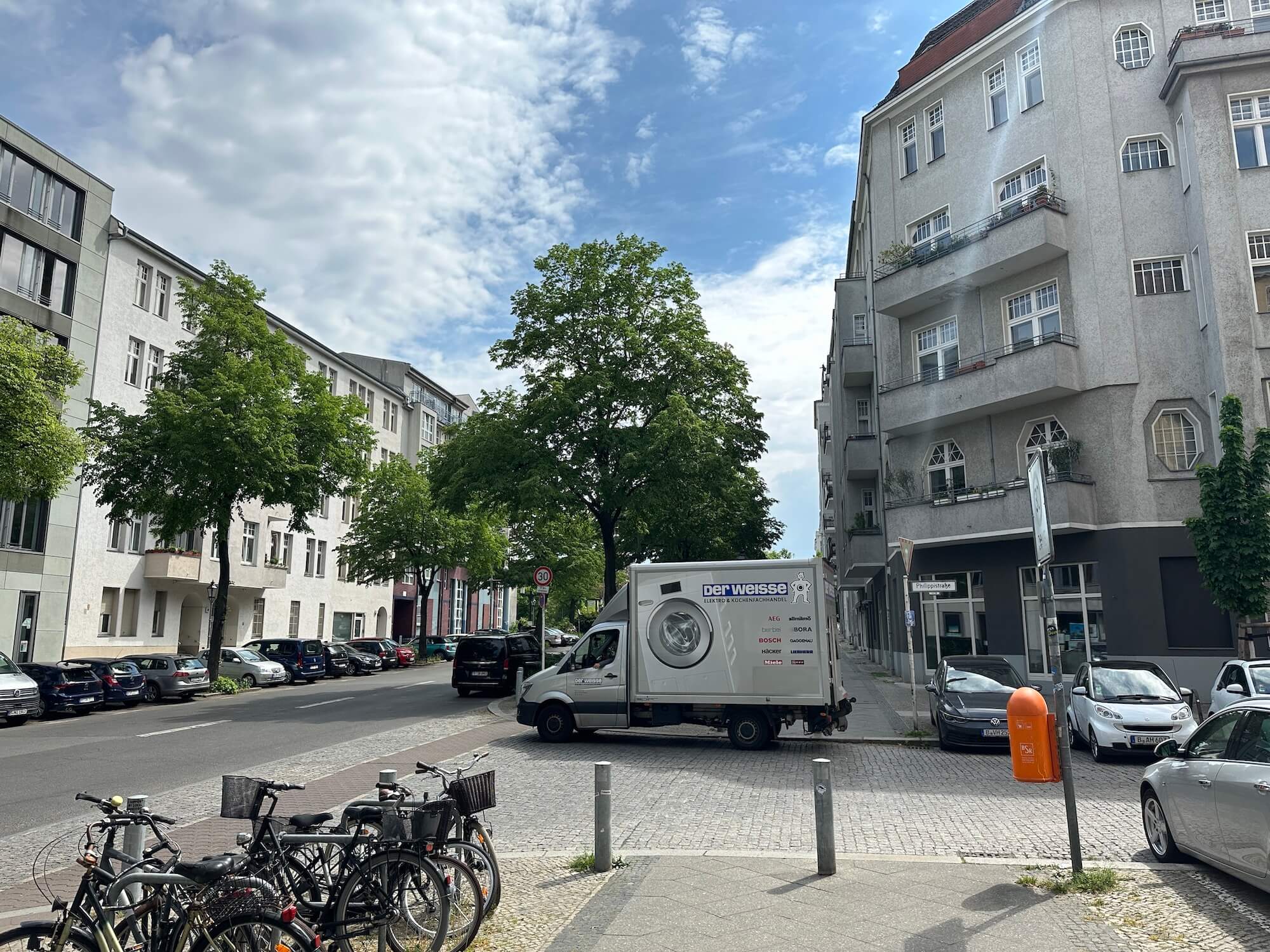 Der Weisse Lieferfahrer Lieferwagen