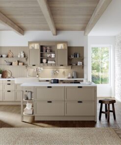 Häcker Landhausküche mit Insel Beige