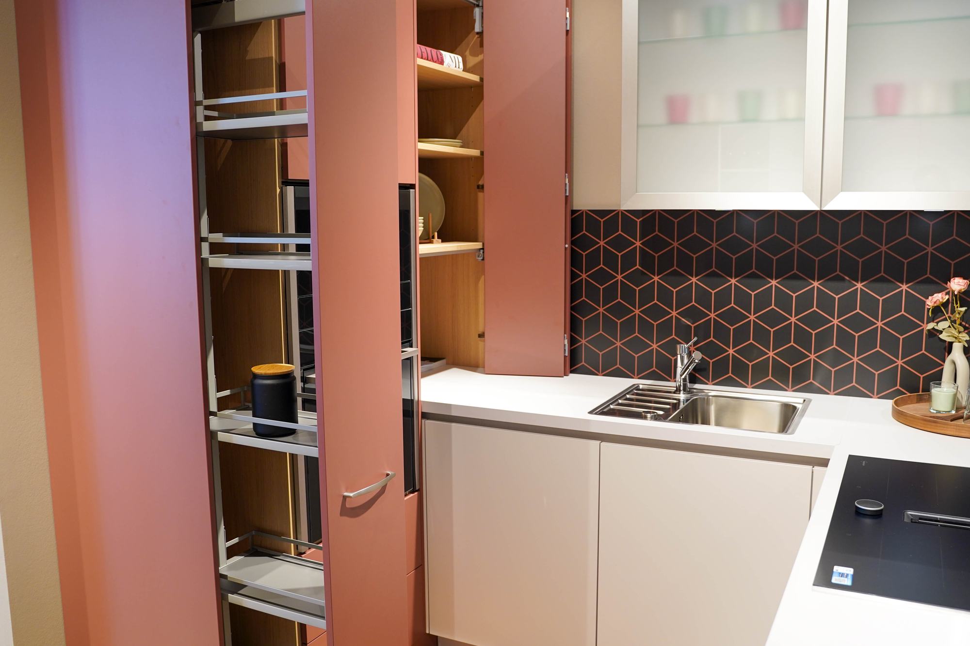 Häcker Top Soft Satin Moderne L-Küche Hochschrank mit Falttüren