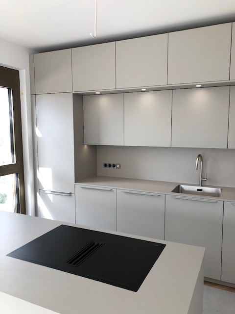 oderne Inselküche Sandgrau handyfoto