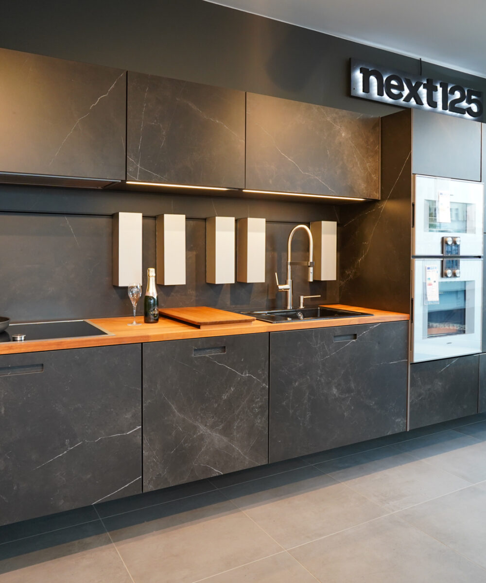Next125 Design Küchenzeile Marmor Nero Nachbildung