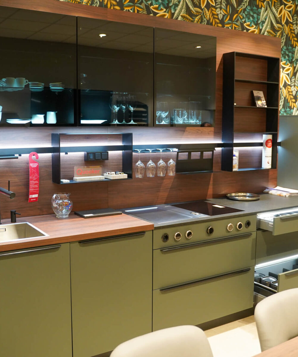 Nobilia Easytouch moderne Kueche Gruen matt