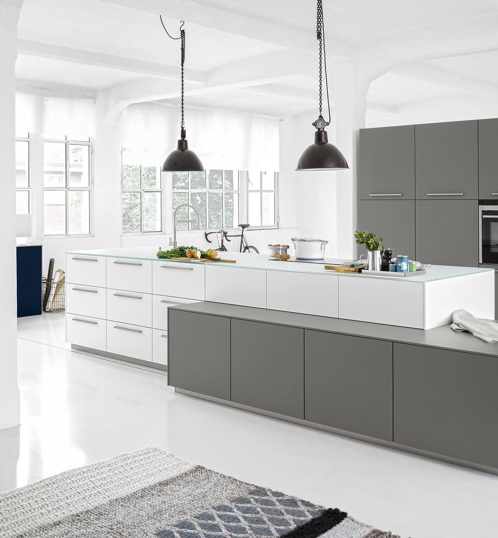 Nolte Moderne Küche mit Insel arcticweiß