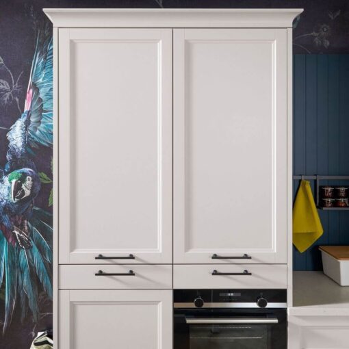 Schüller Klassische Landhausküche Weiß Hochschrank
