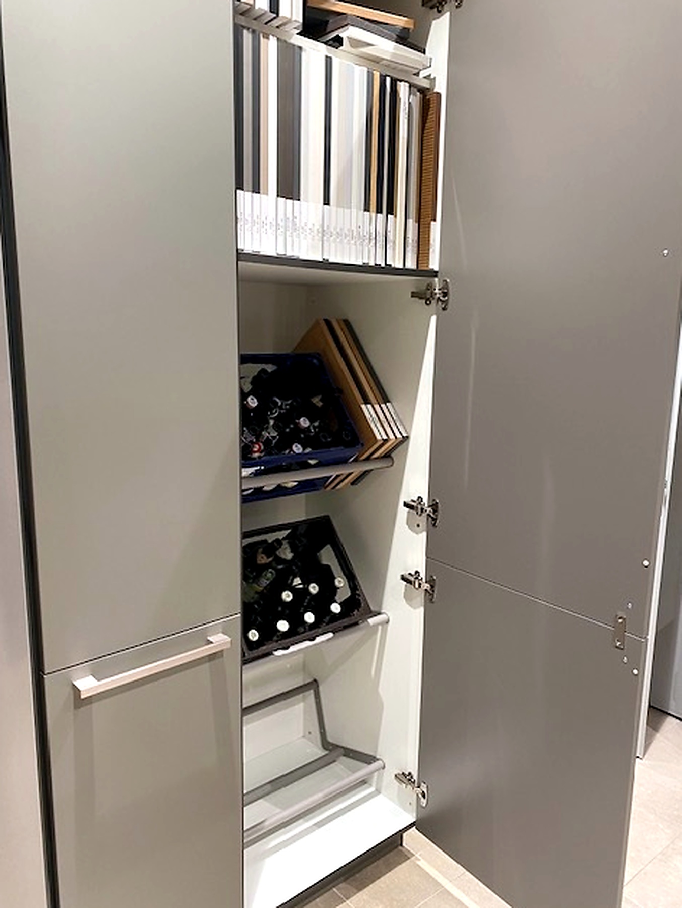 Nobilia Easytouch großer Küchenschrank – Bild 3