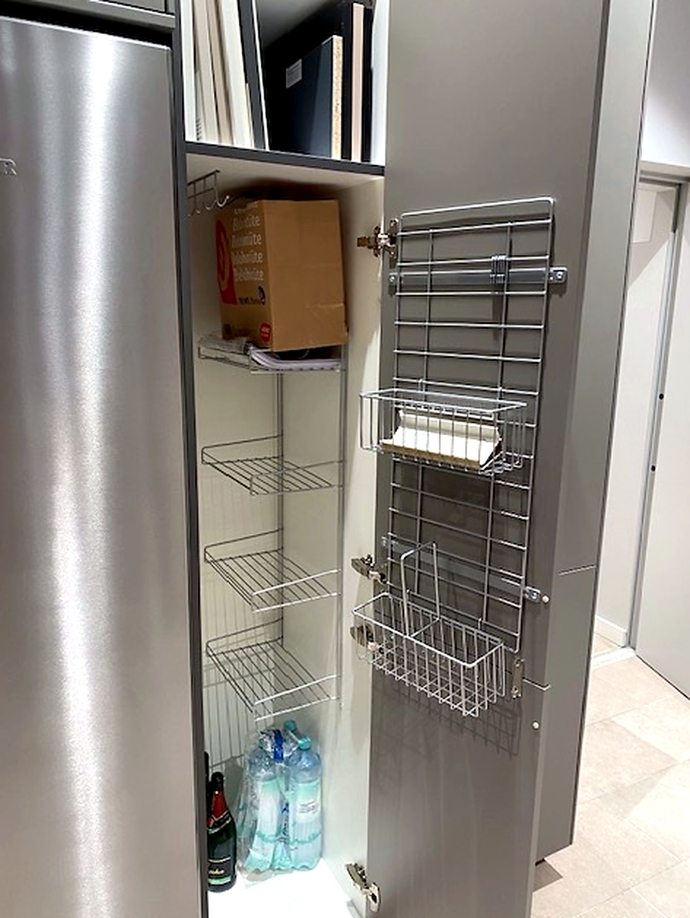 Nobilia Easytouch großer Küchenschrank – Bild 5